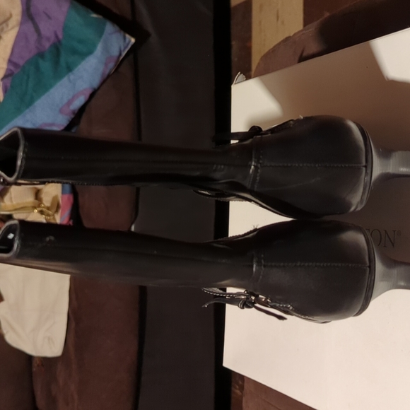 Boots - Picture 3 of 3